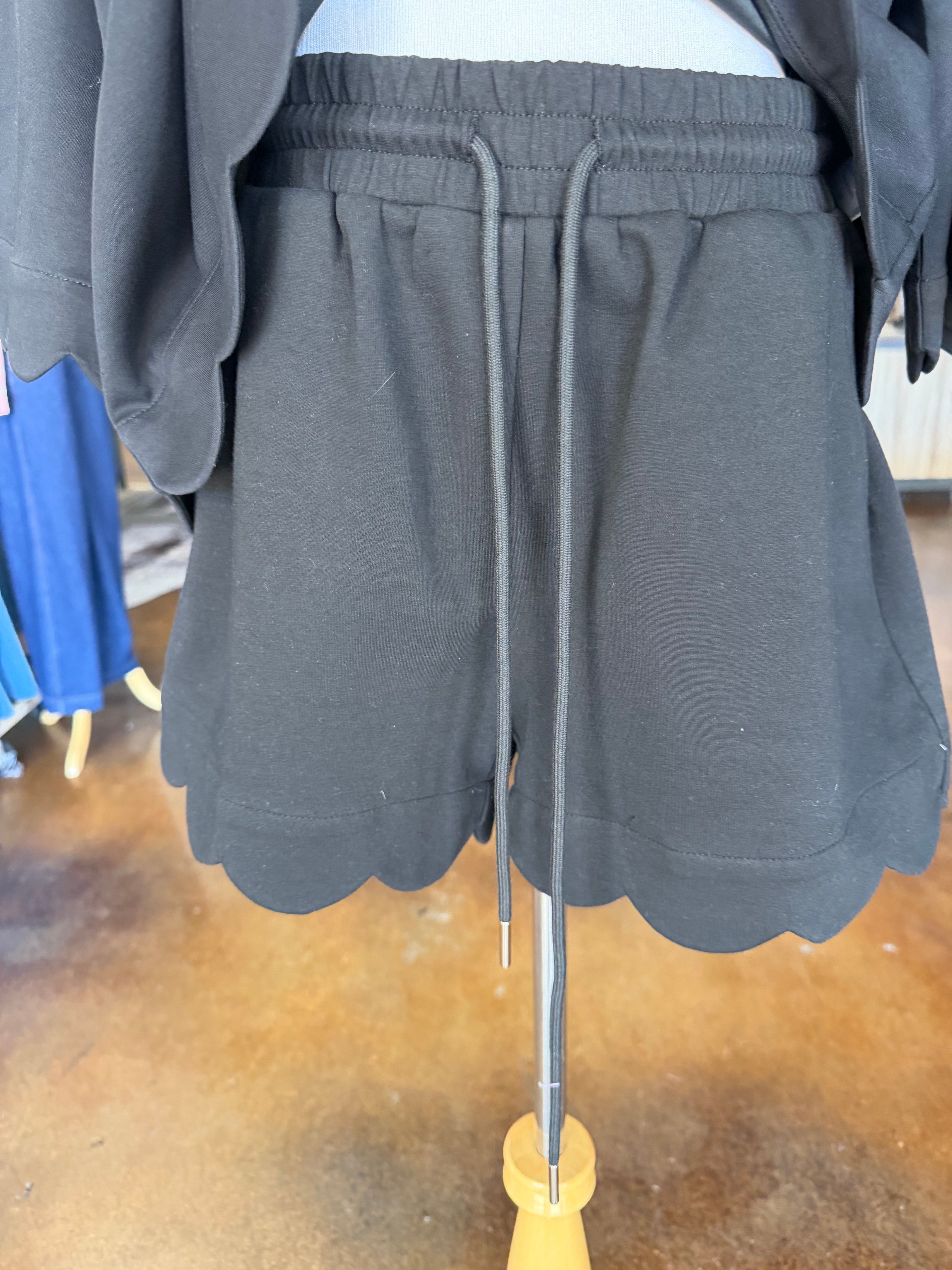 Entro Scalloped Shorts Sets