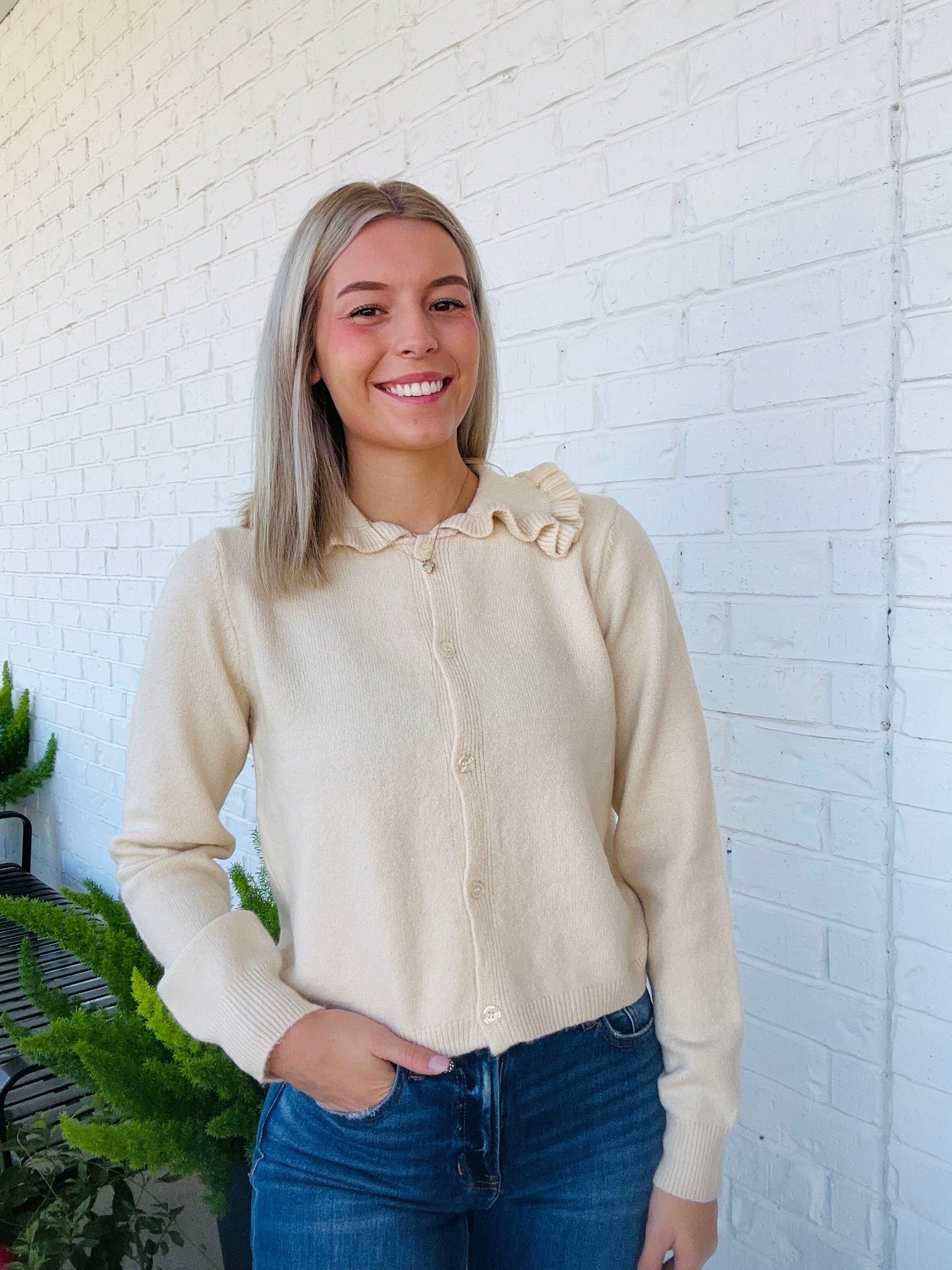 Sweet Ruffle Collar Cardigan