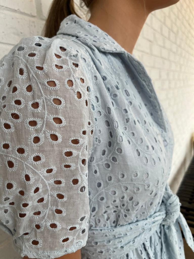 Button Down Crochet S/S Dress